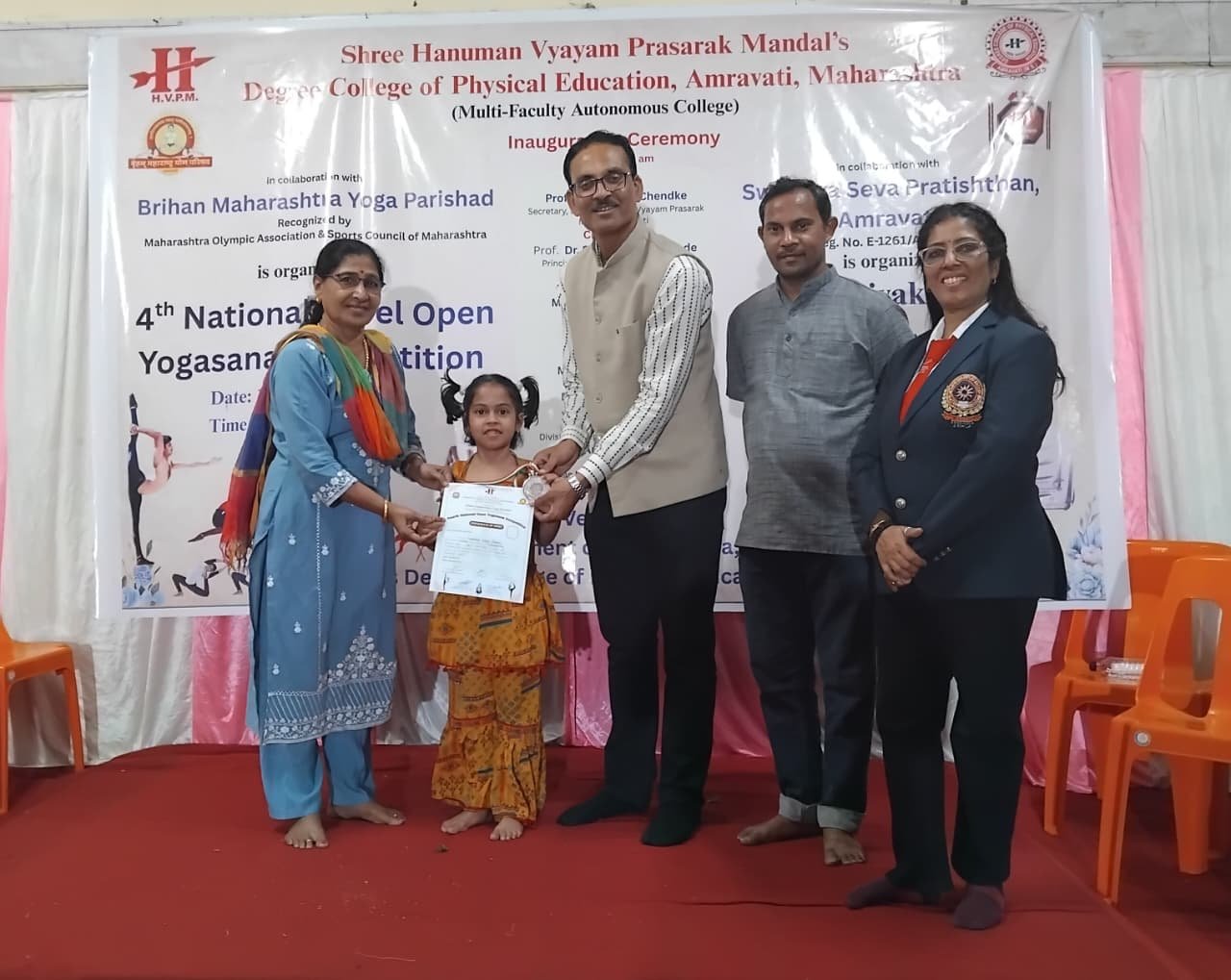 अमरावतीच्या स्वरांगी जामकरला राष्ट्रीय योगासन स्पर्धेत रौप्यपदक