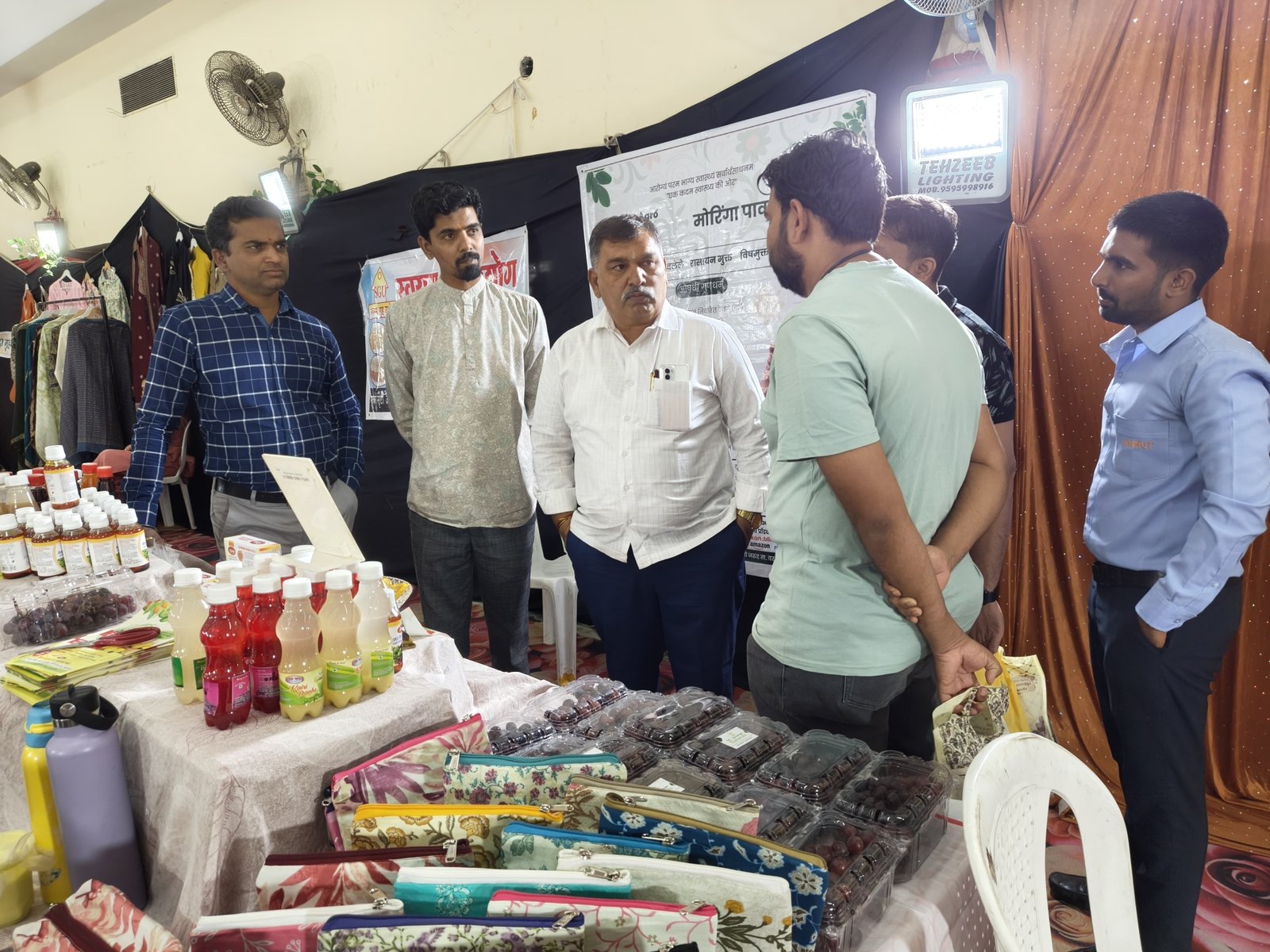 अमरावतीत अमृतपेठ थेट बाजारपेठेमुळे लघुउद्योजक आणि ग्राहकांमध्ये तयार झाला सेतू अतिरिक्त फोटो