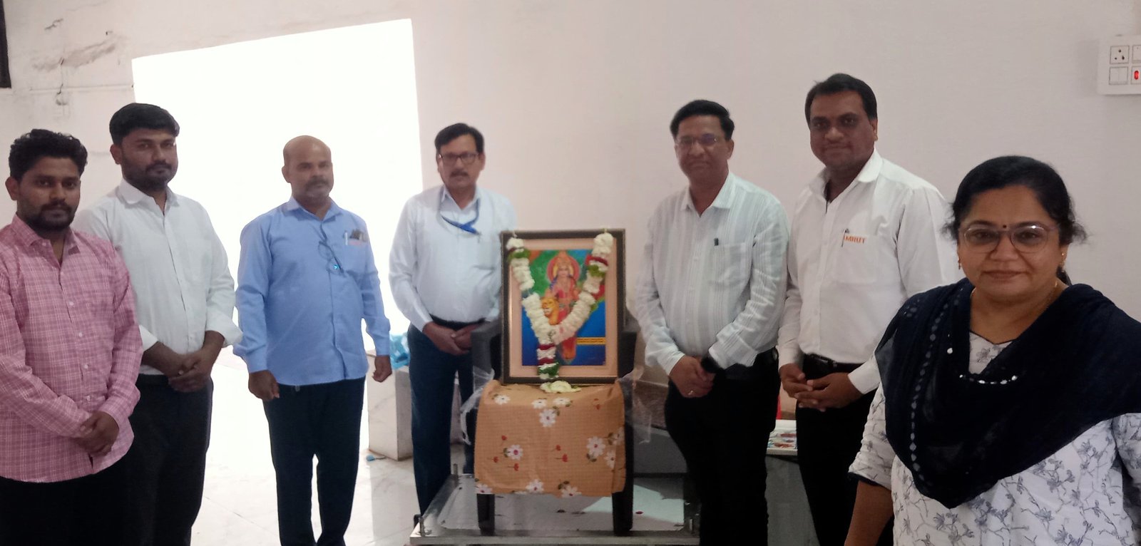 बीडमध्ये सुरू झाले अमृत उद्योग कौशल्यवर्धन आणि अमृत आरीवर्क प्रशिक्षणवर्ग अतिरिक्त फोटो