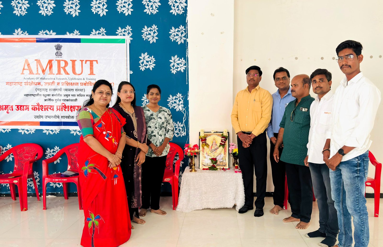 प्रशिक्षणापुरते न थांबता महिलांनी व्यवसाय उभारावा : अमृत संस्थेचे राज्य व्यवस्थापक दीपक जोशी अतिरिक्त फोटो