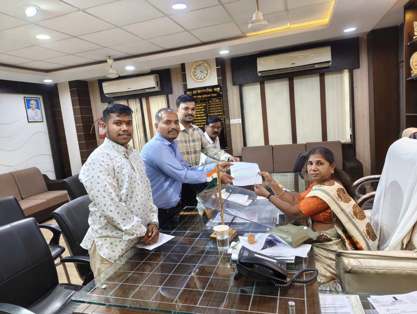 चंद्रपूरमध्ये तीन एप्रिलपासून भरणार अमृतपेठ प्रदर्शन अतिरिक्त फोटो