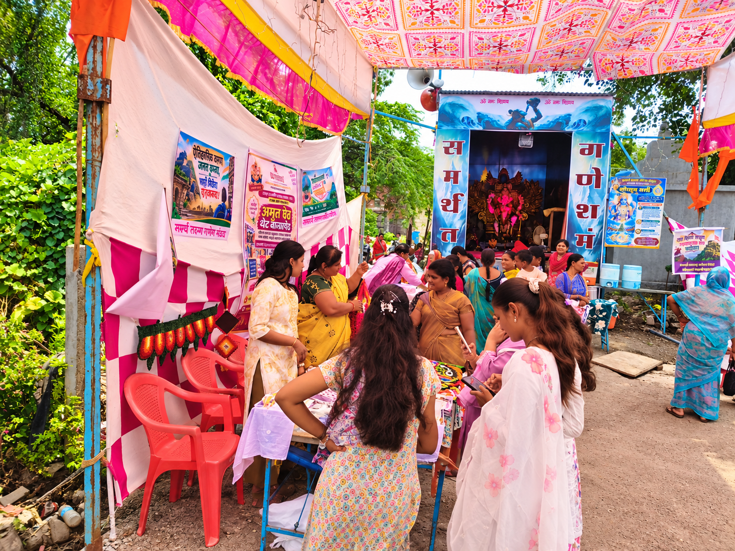 परंड्यात ‘अमृत पेठ’ उत्साहात संपन्न; महिला उद्योजिकांच्या उत्पादनांना मिळाले व्यासपीठ अतिरिक्त फोटो