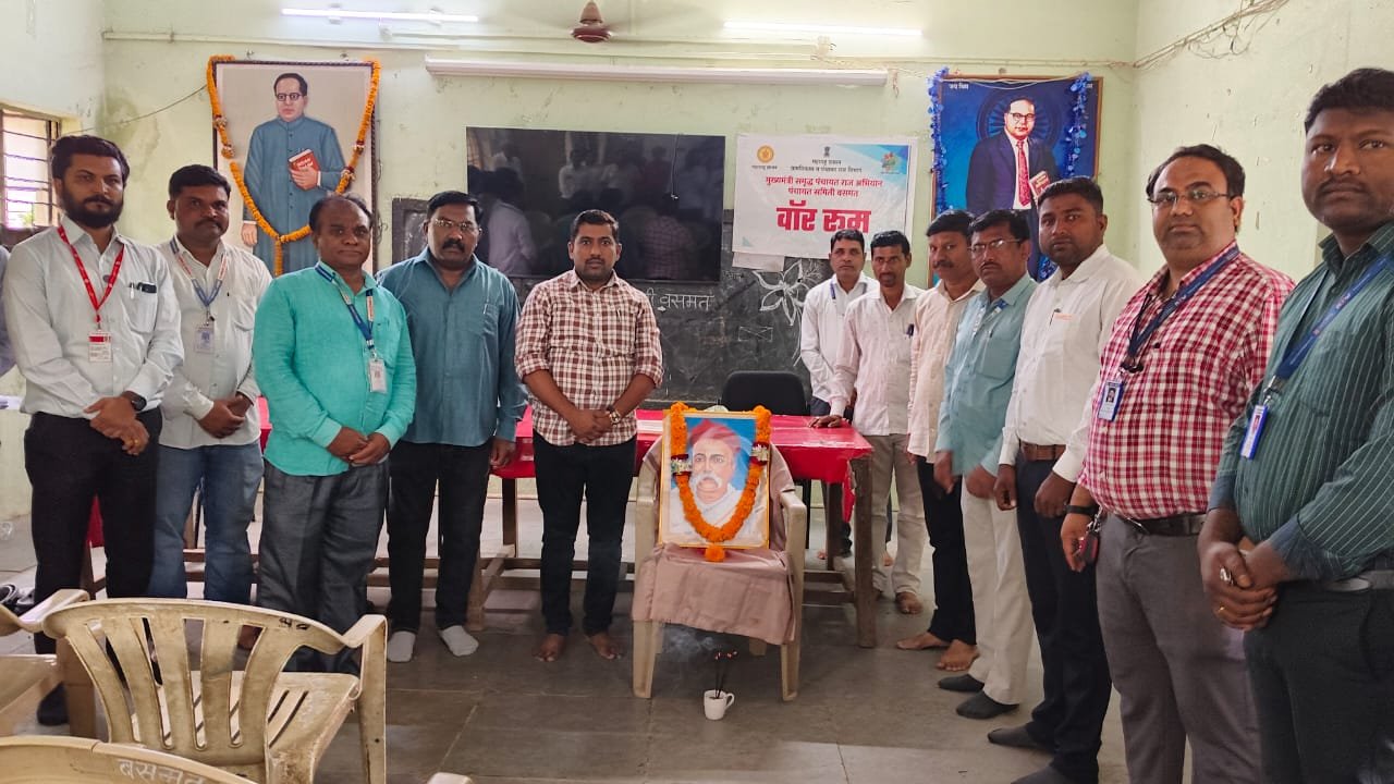 अमृत संस्थेच्या वतीने वसमत तहसील कार्यालयात लोकमान्य टिळक जयंती उत्साहात साजरी