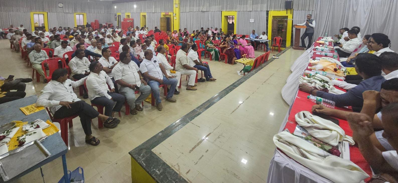 'वेगाने आणि विविध क्षेत्रांत काम करणाऱ्या 'अमृत'च्या योजनांचा लाभ घेऊन प्रगती साधा' अतिरिक्त फोटो