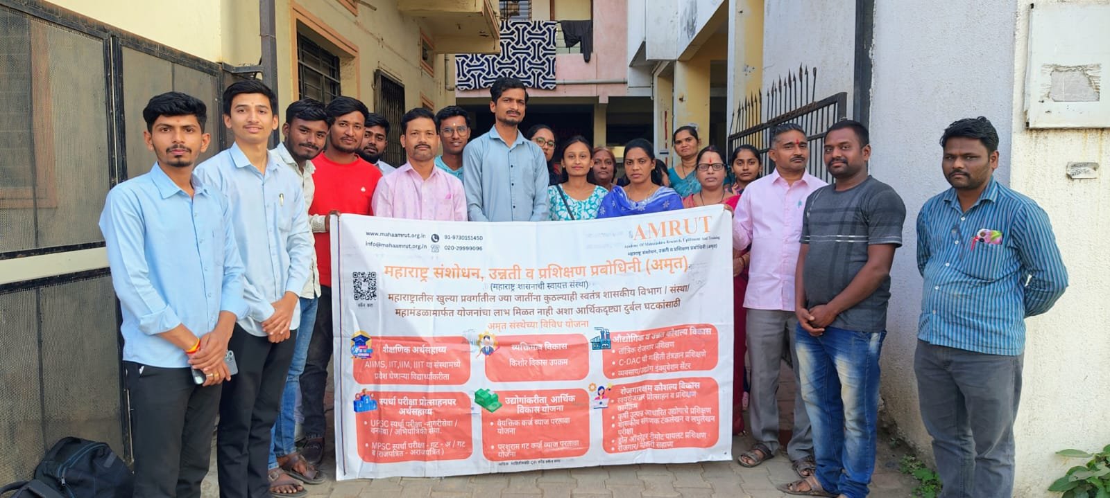 लातूरमधील गृहोद्योग करणाऱ्या महिलांना देण्यात आली 'अमृतपेठ'संदर्भात माहिती अतिरिक्त फोटो