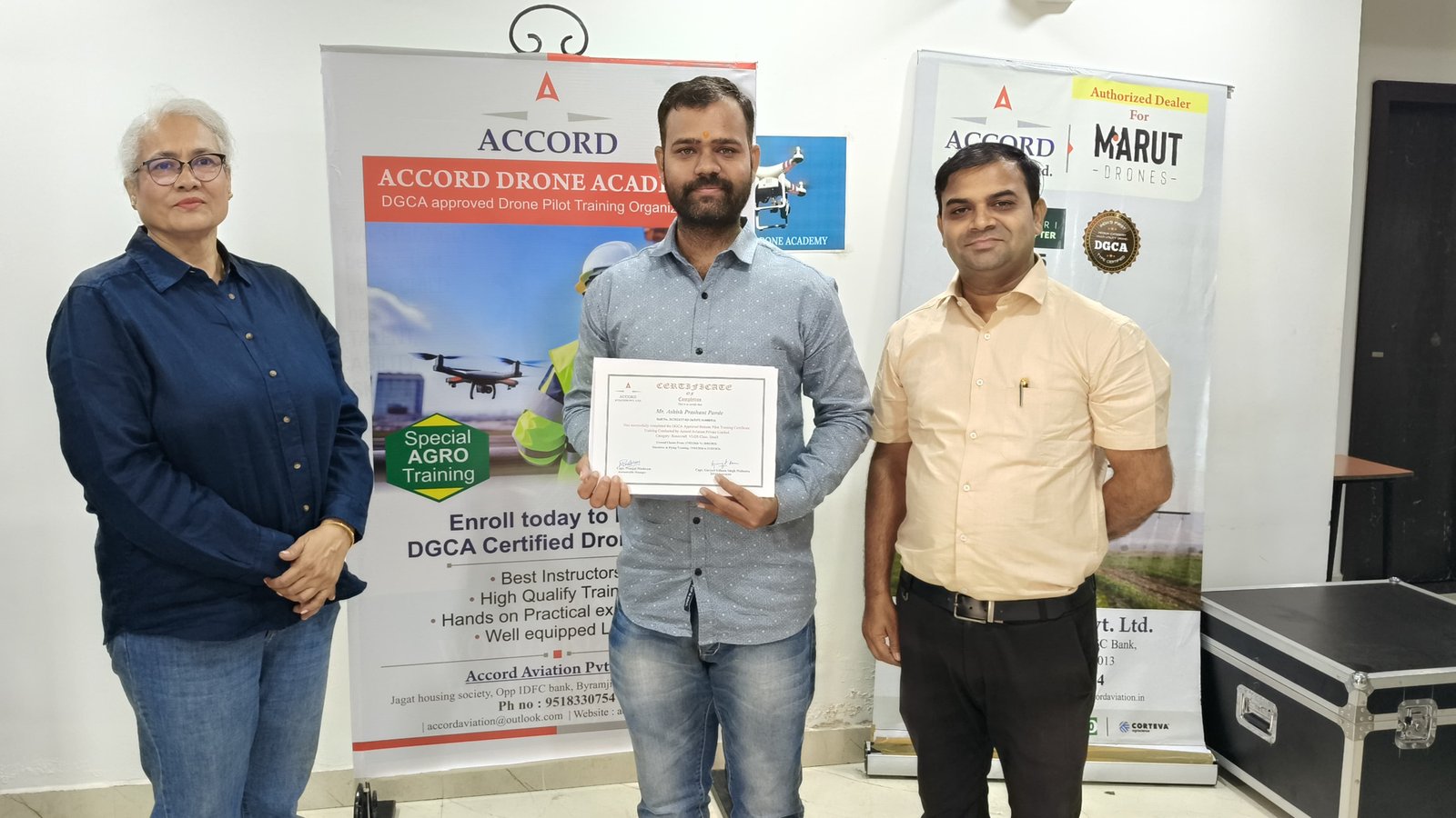 अमृत संस्थेकडून प्रशिक्षण घेऊन नांदेडमधील आशिष पांडे झाले ड्रोन पायलट अतिरिक्त फोटो