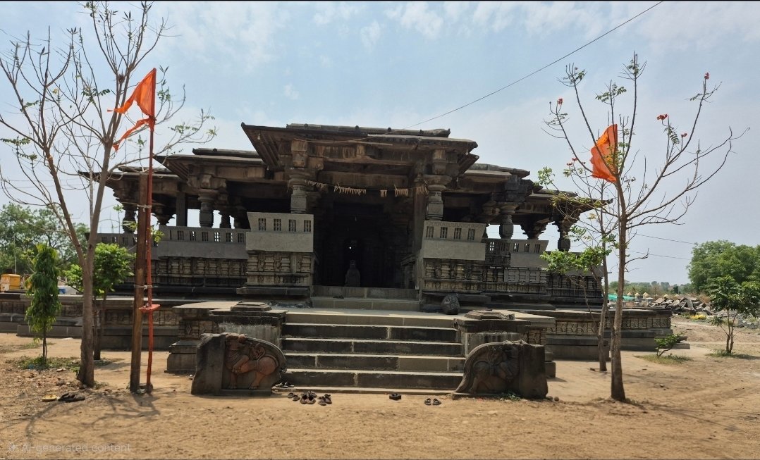 नांदेड जिल्ह्यातील चालुक्यकालीन हेमाडपंती शिवमंदिर  अतिरिक्त फोटो