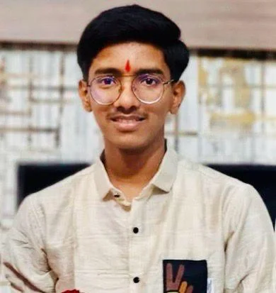 नंदुरबारच्या अर्णवला दहावीत १०० टक्के गुण; एकलव्य विद्यालयाचे ऐतिहासिक यश
