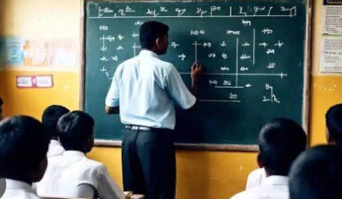 शिक्षण सेवक योजनेत ऐतिहासिक सुधारणा; नवीन शासन निर्णय जारी