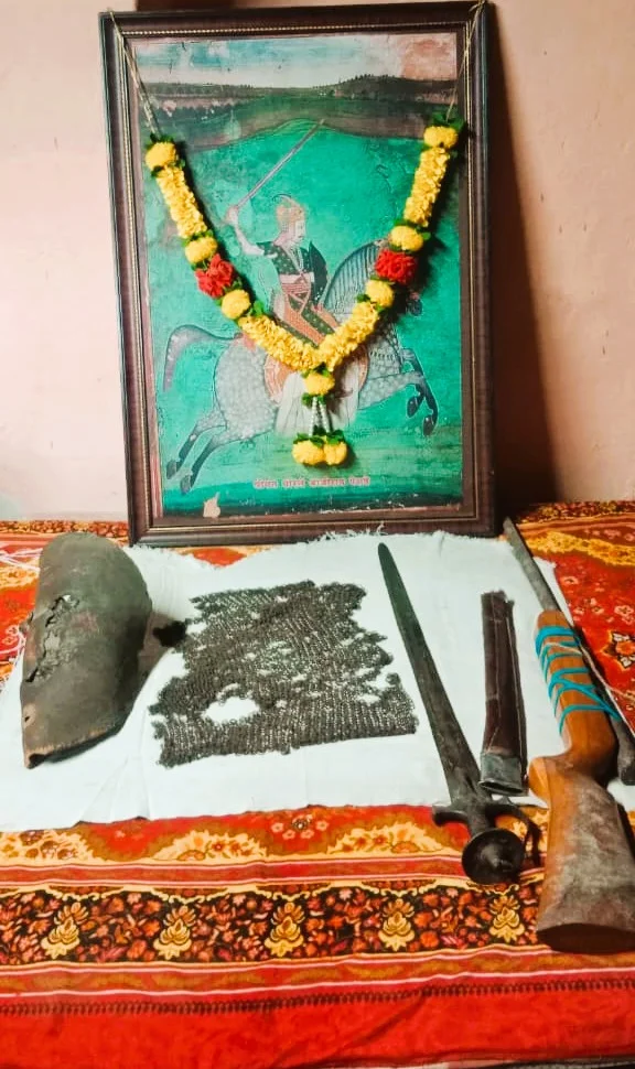 अजेय योद्ध्याच्या स्मृती जागवणारी प्रेरक वास्तू अतिरिक्त फोटो