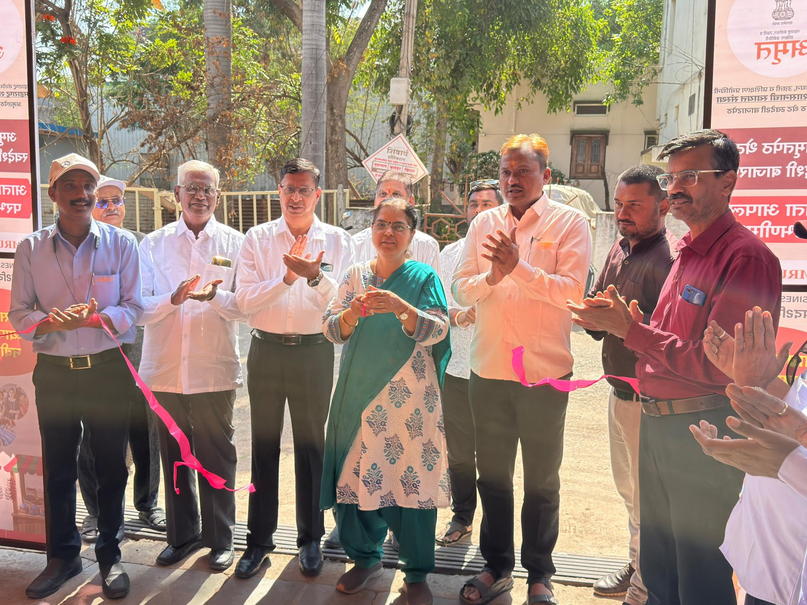 उपजिल्हाधिकारी अनुराधा ढालकरी यांच्या हस्ते परभणीत अमृतपेठ थेट बाजारपेठेचे उद्घाटन