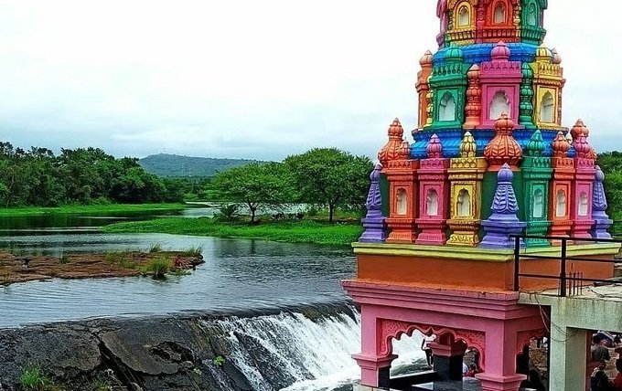 “पाण्याने खडकांवर कोरलेली निसर्गाची कलाकृती! इंद्रायणीच्या कुशीत दडलंय कुंडमळ्याचं अद्भुत सौंदर्य” अतिरिक्त फोटो