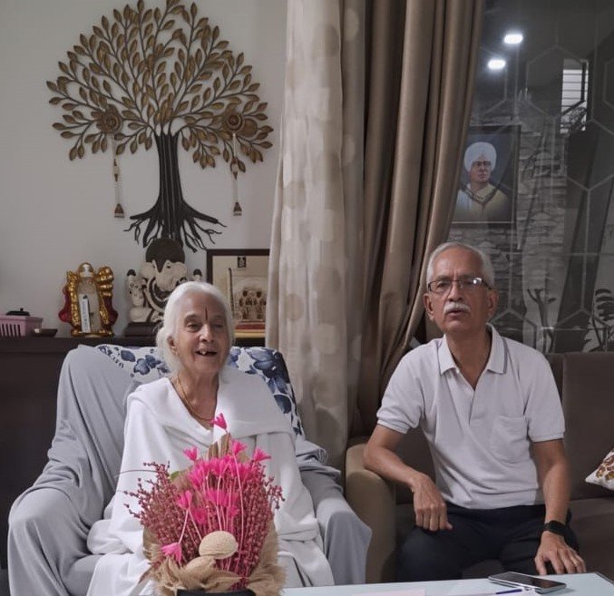 नाम हेच जेव्हा जगणं बनतं! अतिरिक्त फोटो