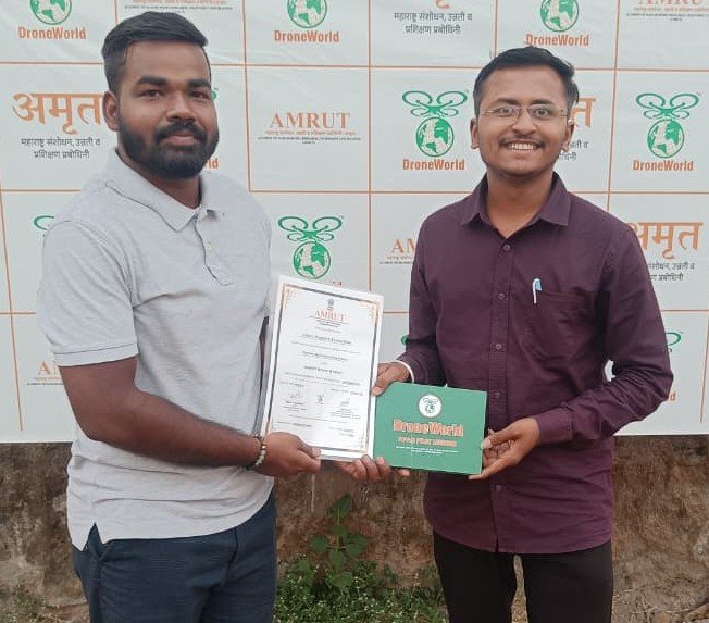 सांगलीच्या अथर्व पटवर्धनला मिळाले मोफत ड्रोन प्रशिक्षण अतिरिक्त फोटो