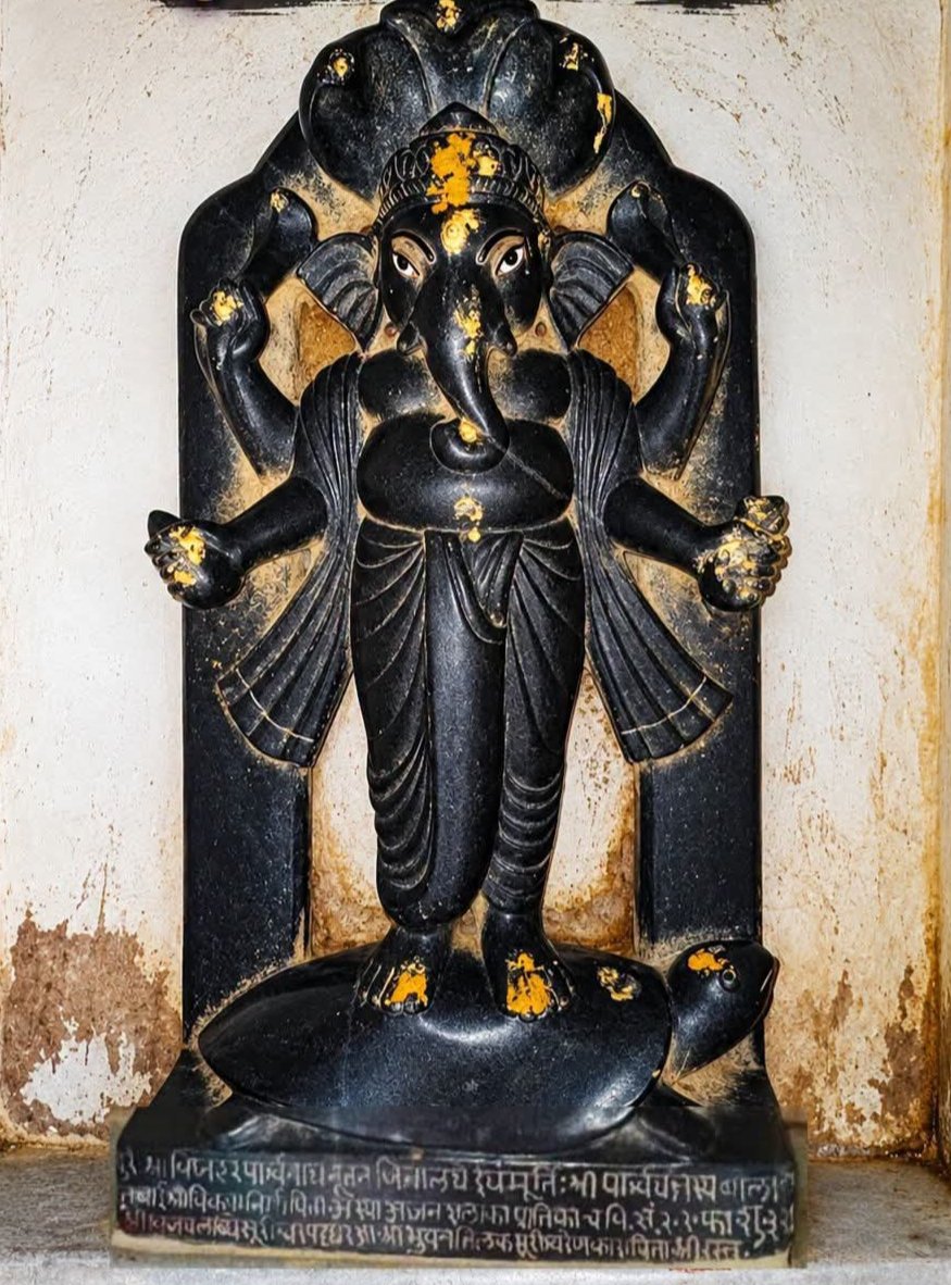 शिरपूर(जि. वाशिम ) येथे विशेष श्री गणेशाची मूर्ती