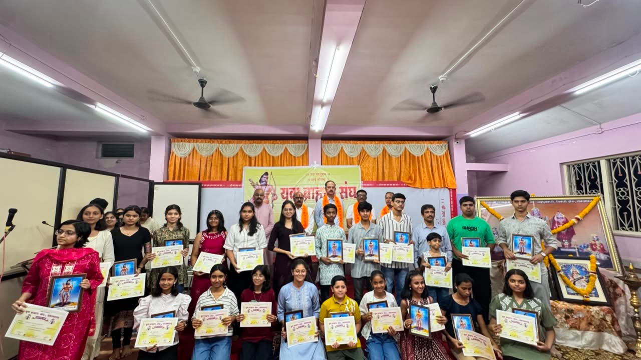  ब्राह्मण संघातर्फे झालेल्या  गुणवंत विद्यार्थी कौतुक व सत्कार सोहळ्यात अमृत तर्फे ड्रोन पायलट प्रशिक्षण पूर्ण केलेल्या  राघव कुलकर्णी यांना  कौतुकाची थाप 