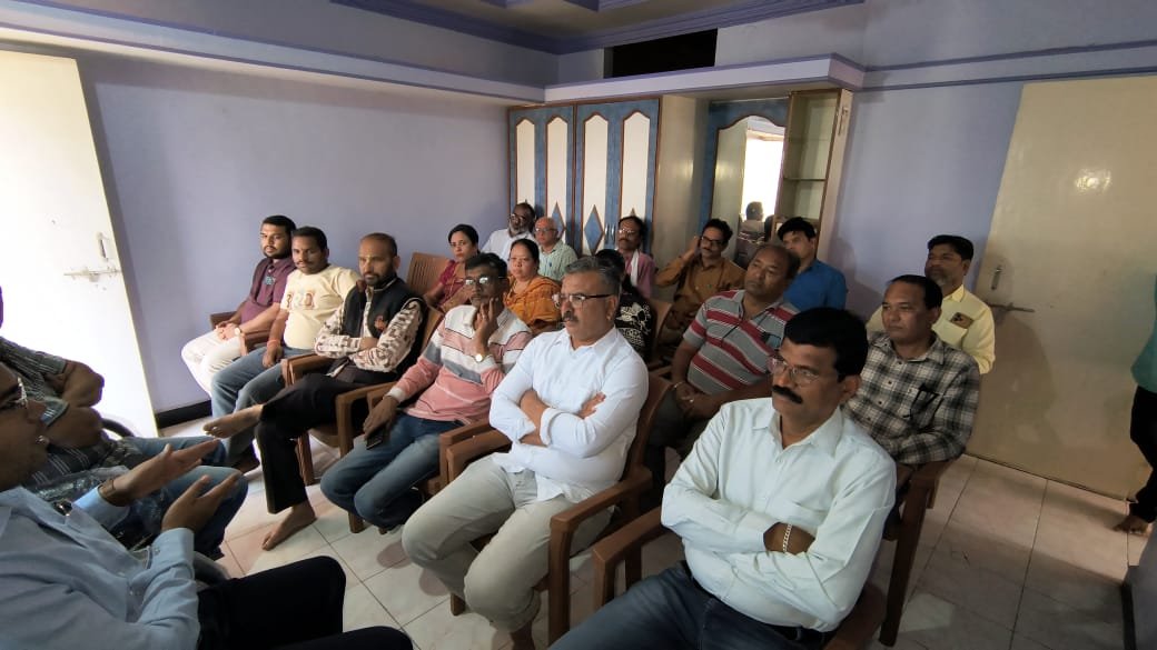 यवतमाळमध्ये इच्छुक उद्योजकांनी घेतली स्टेट बँकेच्या योजनांची माहिती अतिरिक्त फोटो